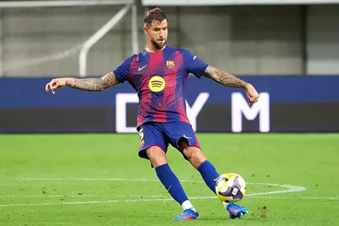 برشلونة يحسم موقفه من عودة إنييجو مارتينيز